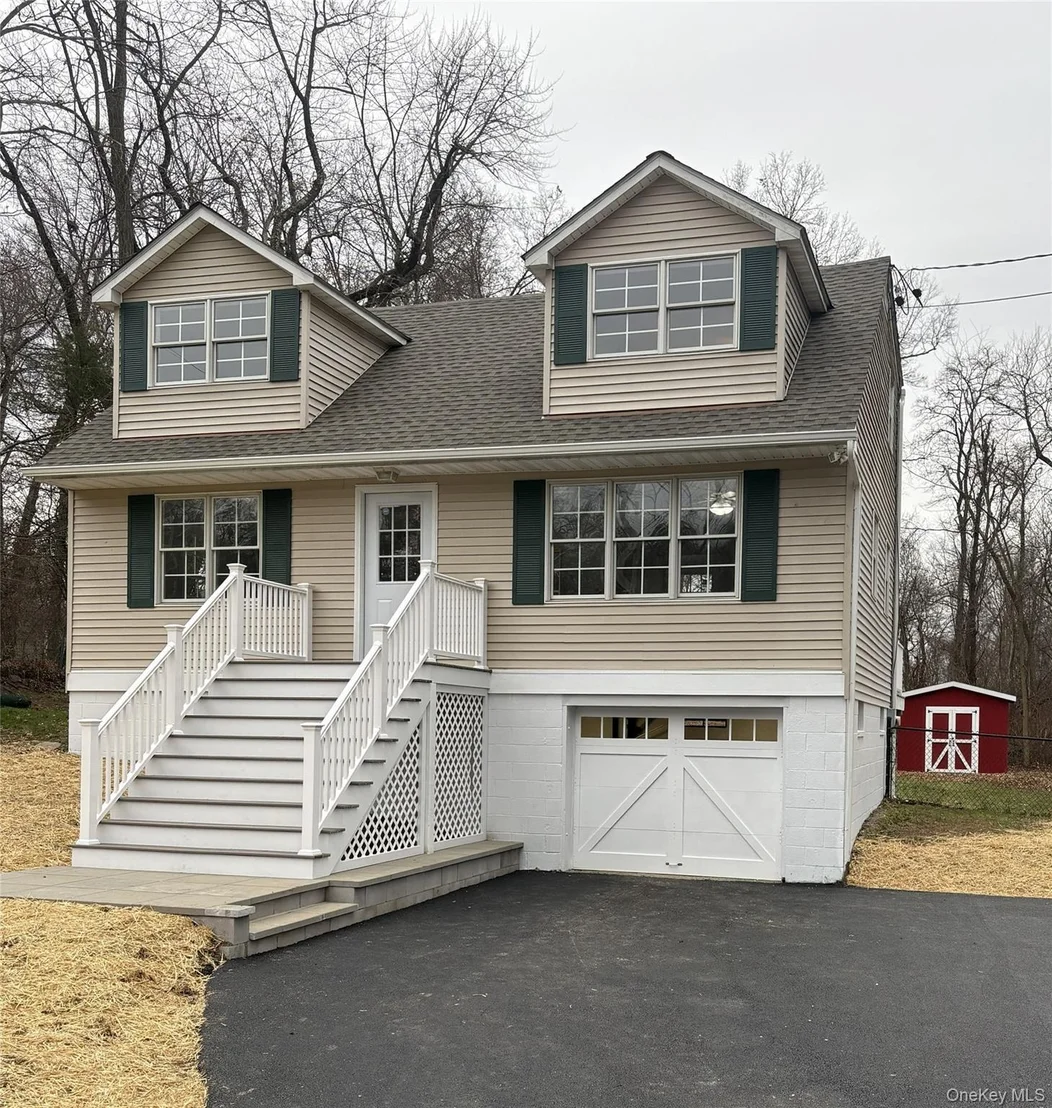 Photo of 95 Smithtown Road