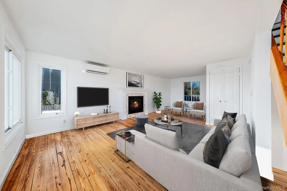 Photo of 116 Oak Beach Road