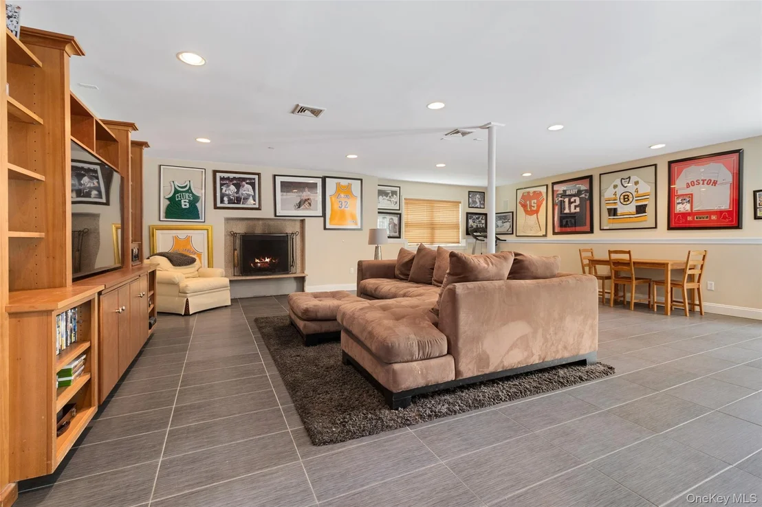 Photo of 33 Hillandale Road
