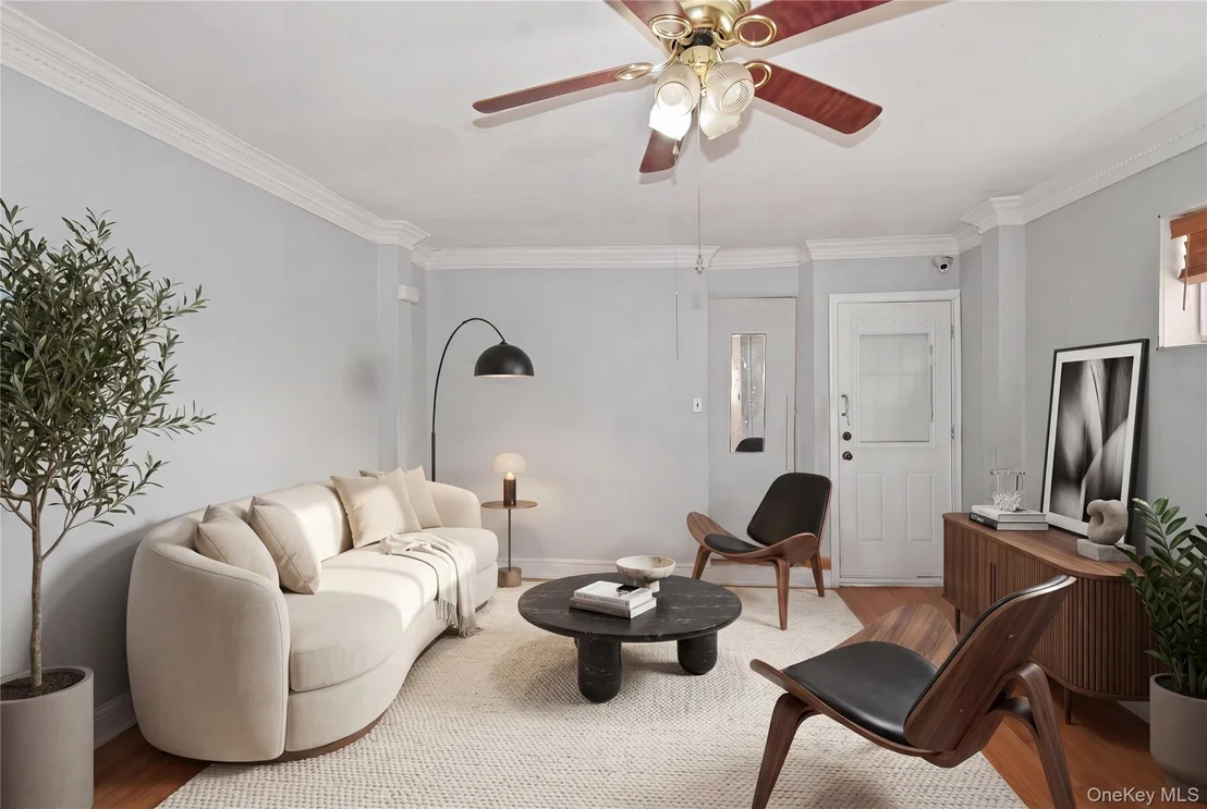 Photo of 3855 Carpenter Avenue