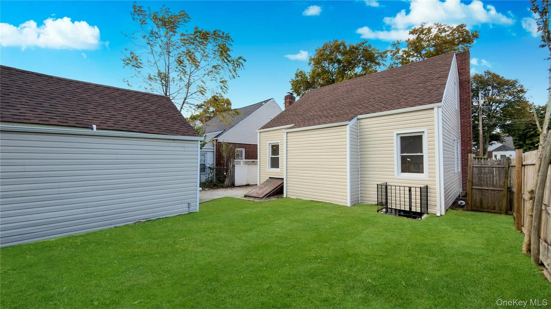 Photo of 138 Windsor Parkway