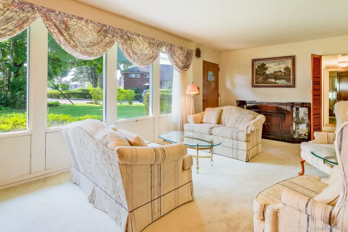 Photo of 121 Windermere Drive