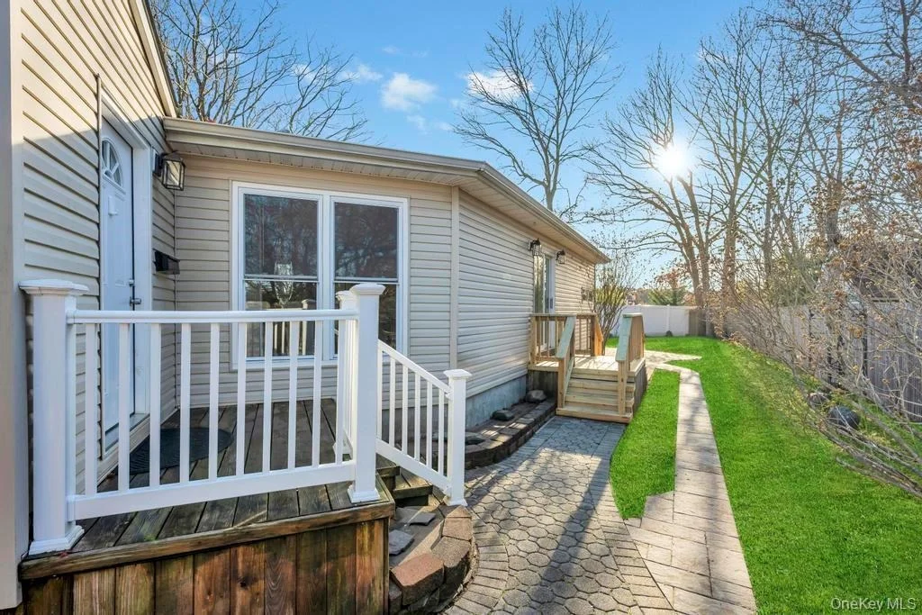 Photo of 10 Westwind Drive