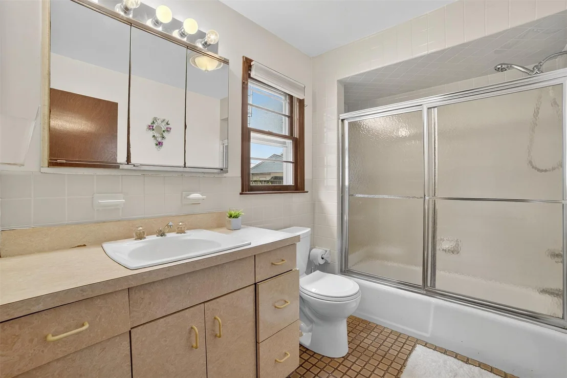 Photo of 31 Maple Avenue