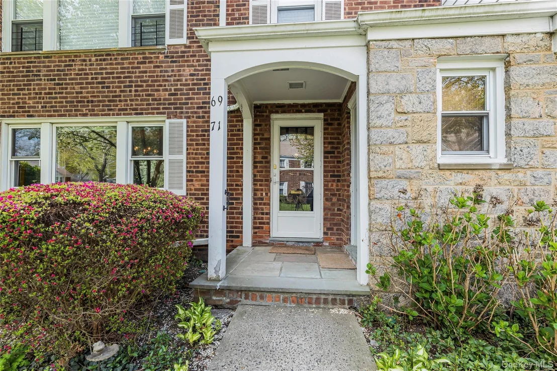 Photo of Unit 71 at 71 Lawrence Park Crescent