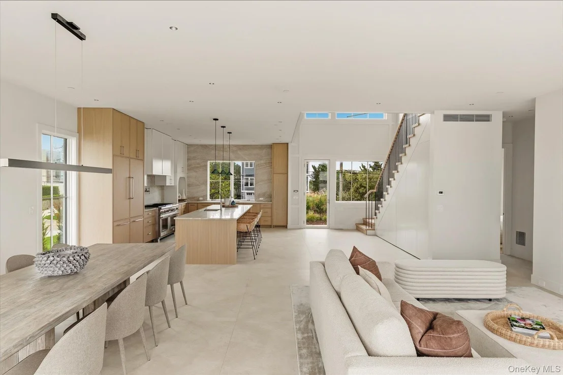 Photo of 498 Dune Road