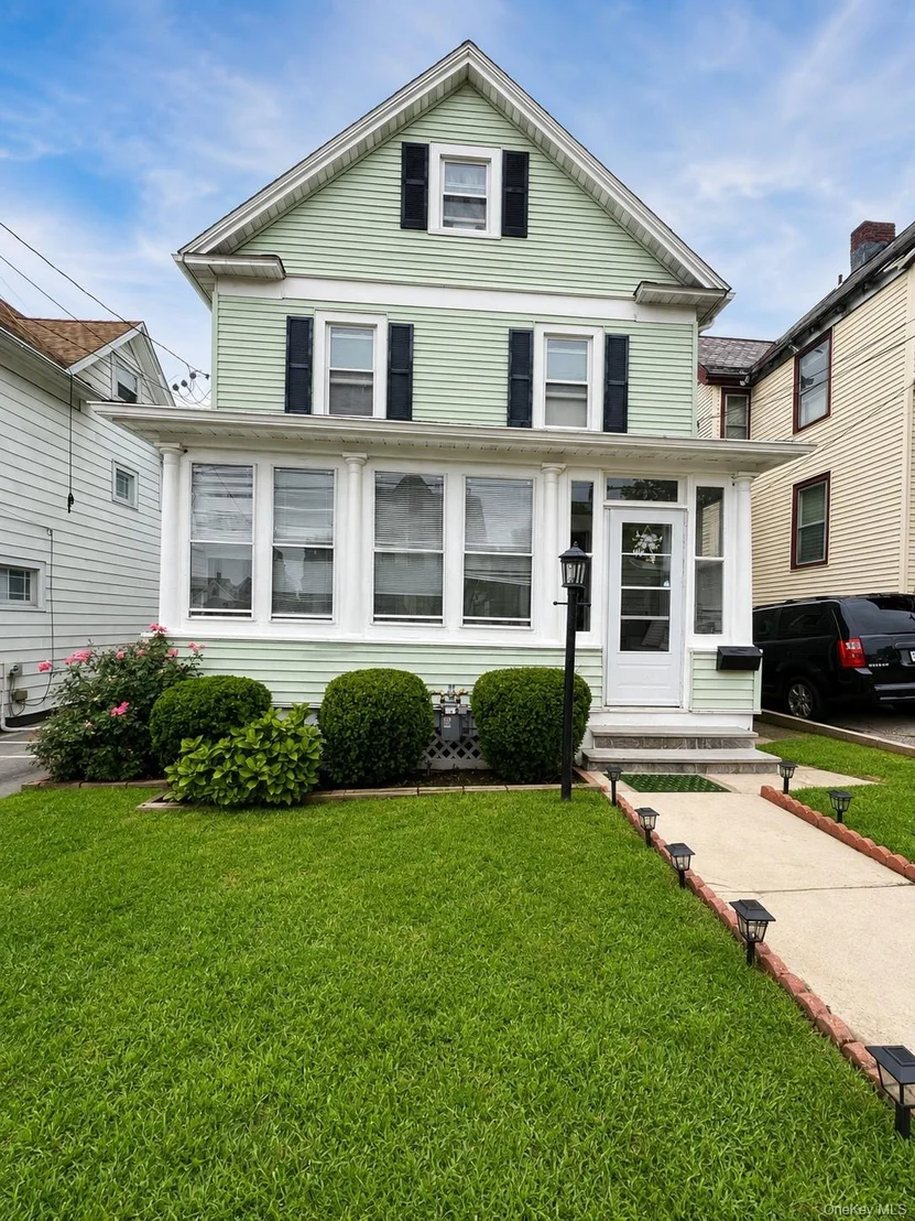 Photo of 312 Bay Street