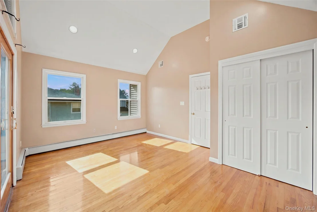 Photo of 33 3rd Avenue