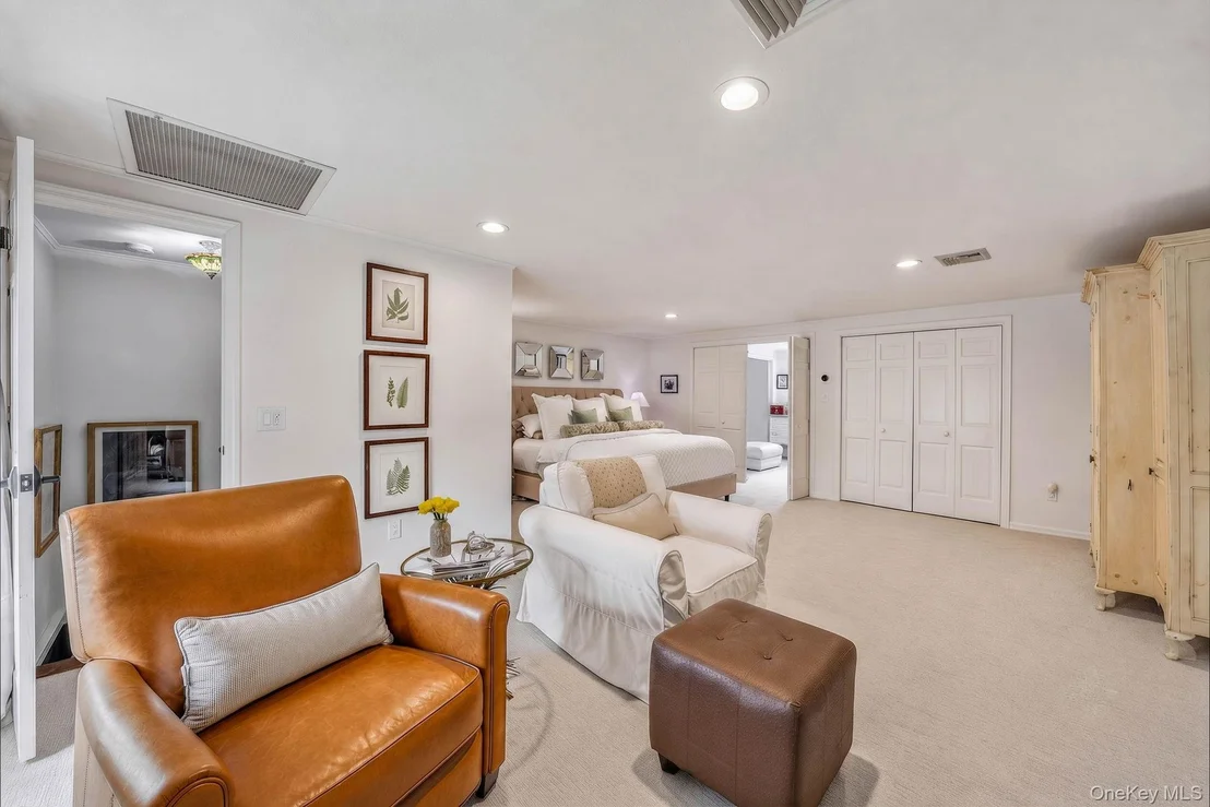 Photo of 312 Riverside Drive