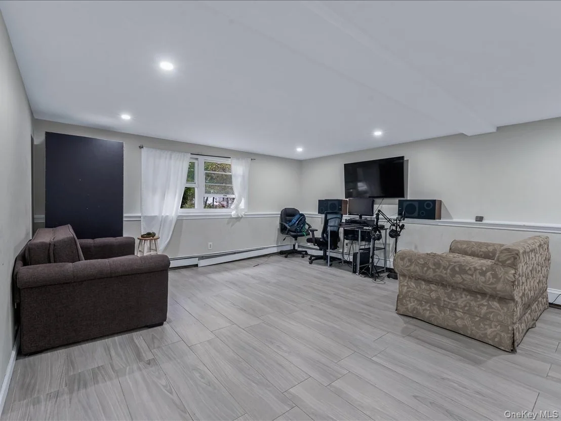 Photo of 33 Winside Lane
