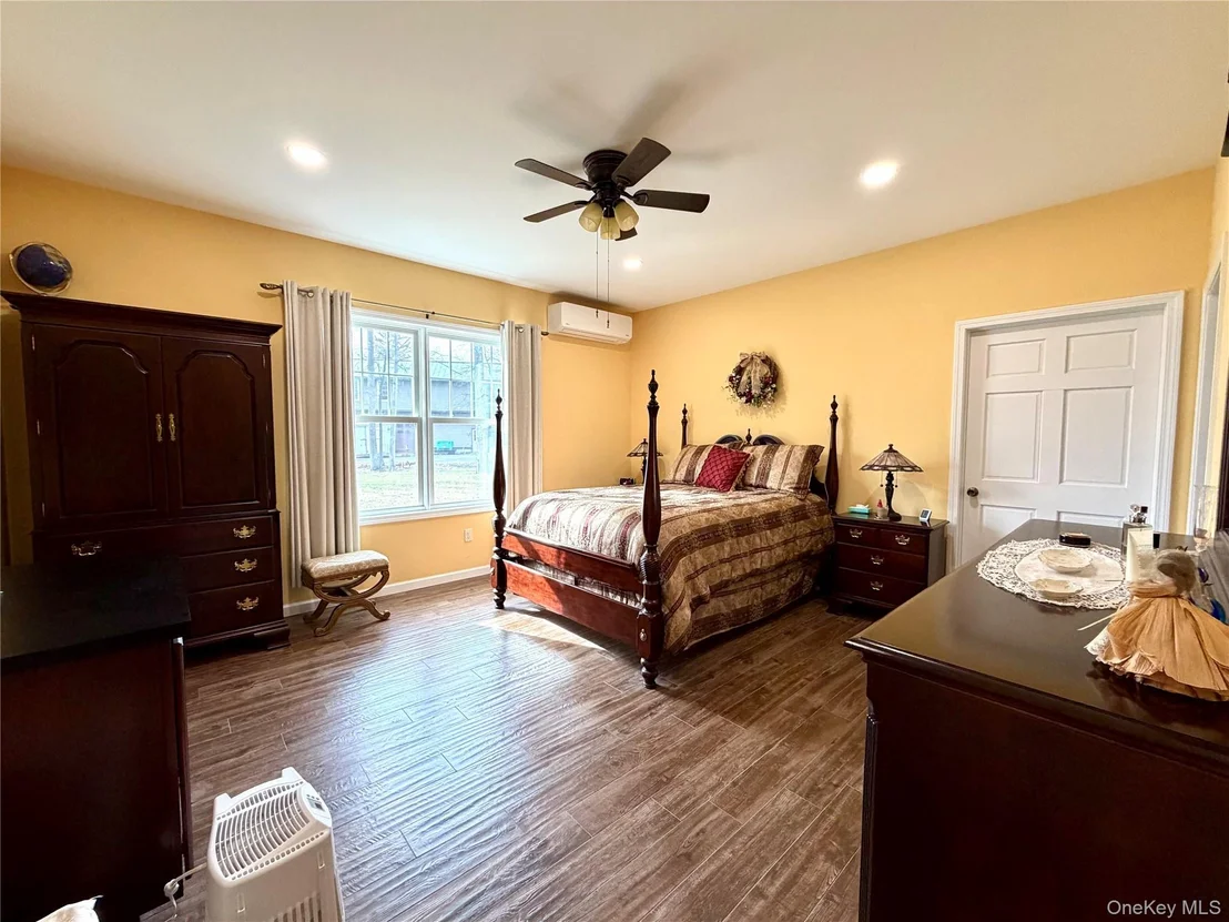 Photo of 155 Willow Tree Road