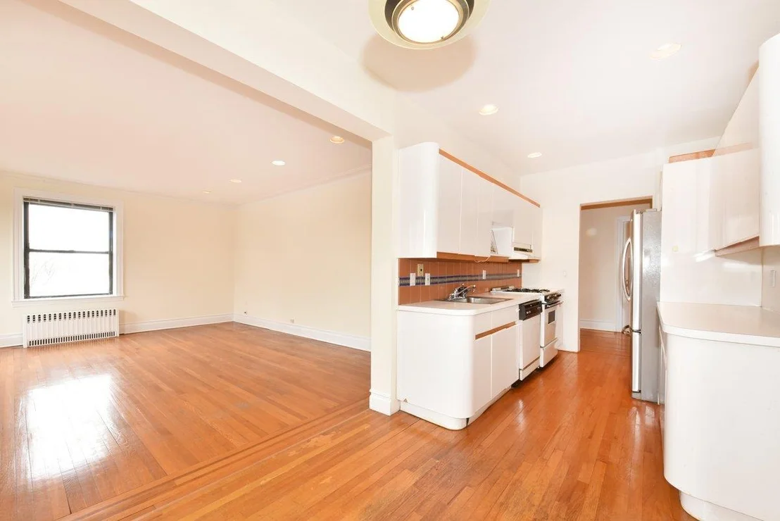 Photo of Unit 4B at 37 BROMPTON Road