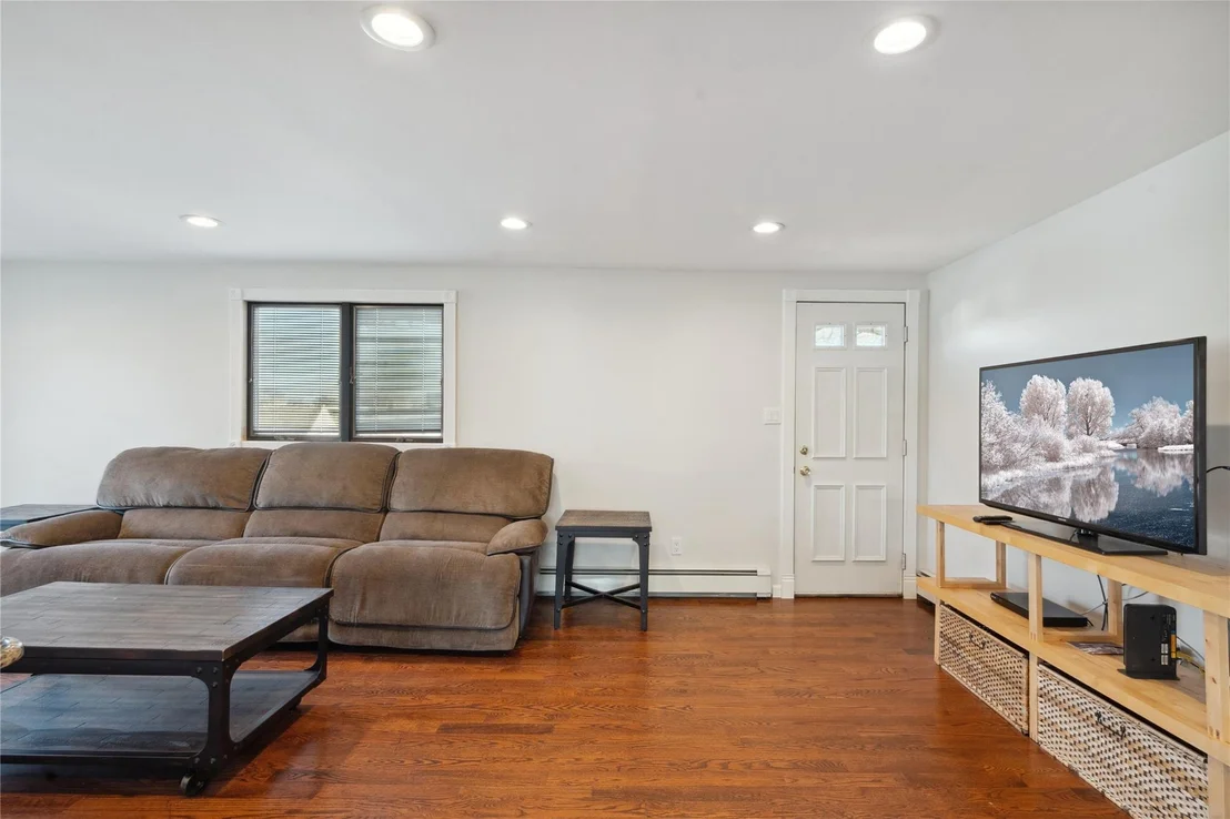 Photo of 135 Headline Road