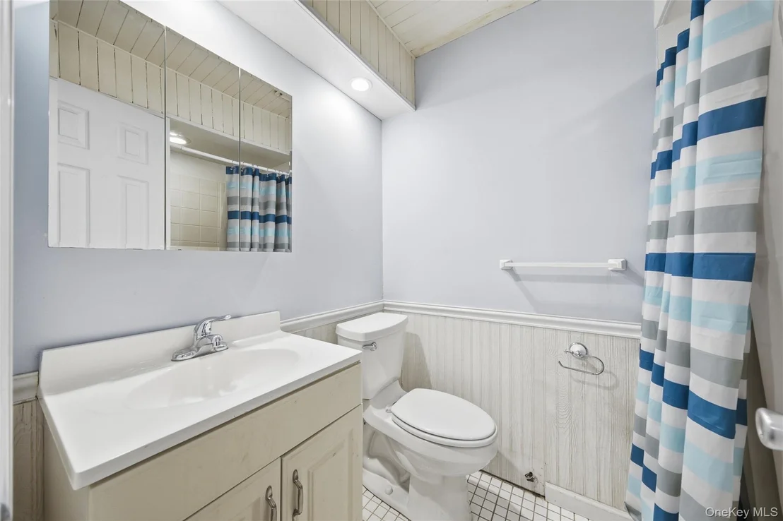 Photo of 32 Beachwood Drive