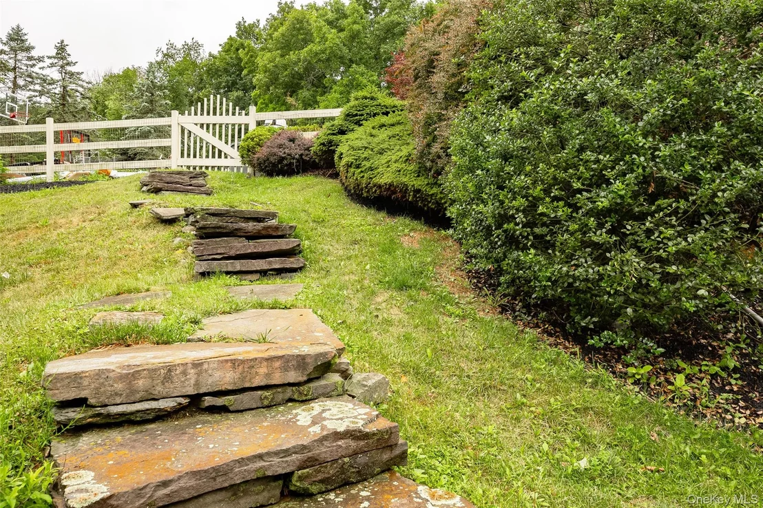 Photo of 7 Fox Run