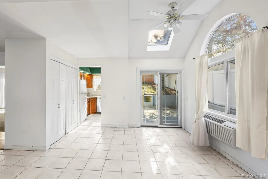 Photo of 10 Queen Drive