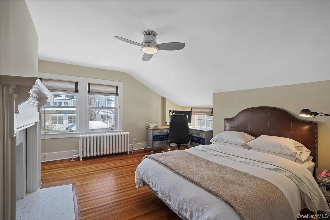 Photo of 534 Pelham Manor Road