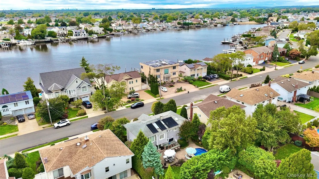 Photo of 2817 Riverside Drive