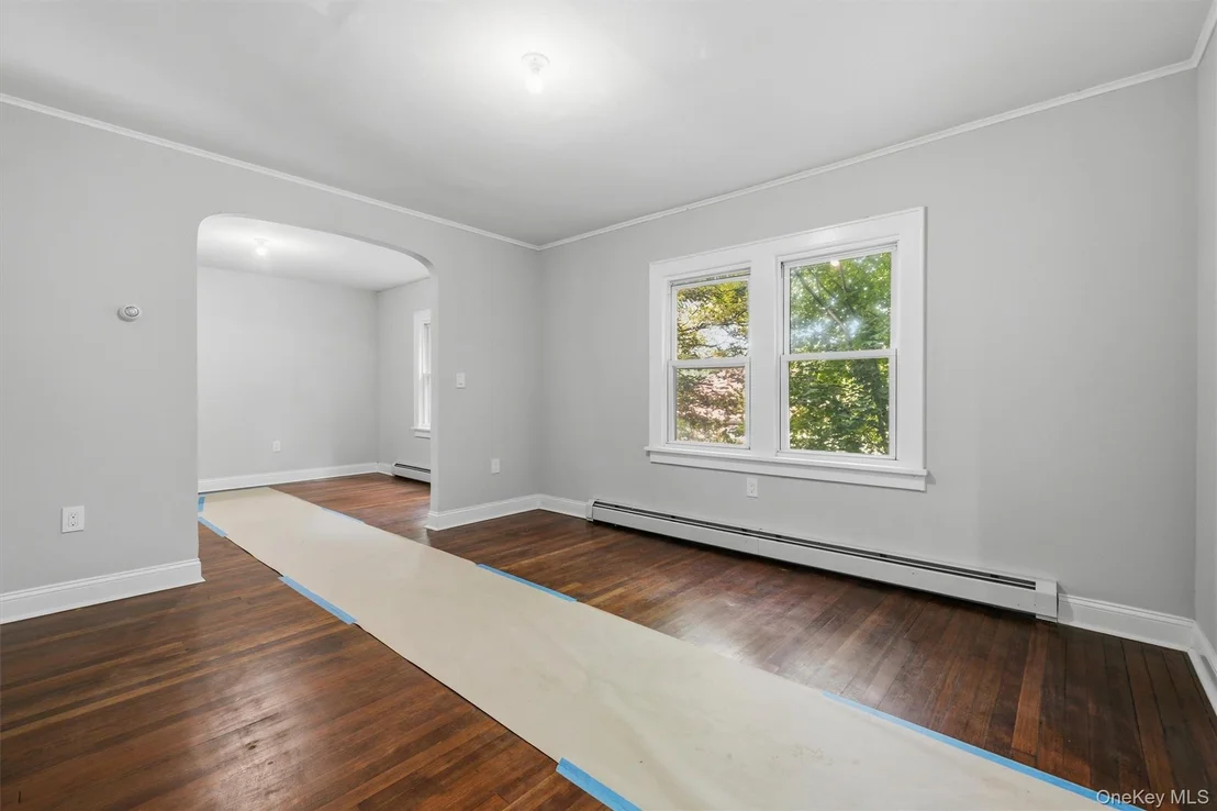 Photo of 669 N Division Street