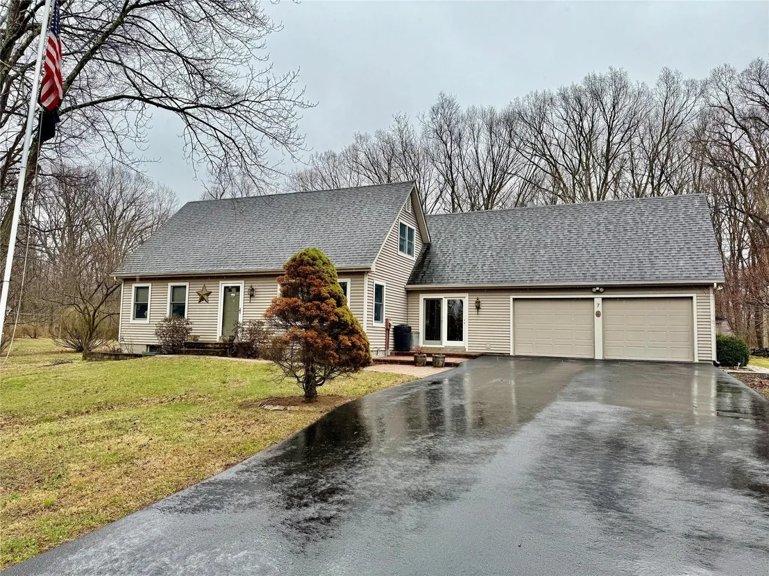 Photo of 7 Willowbrook Lane