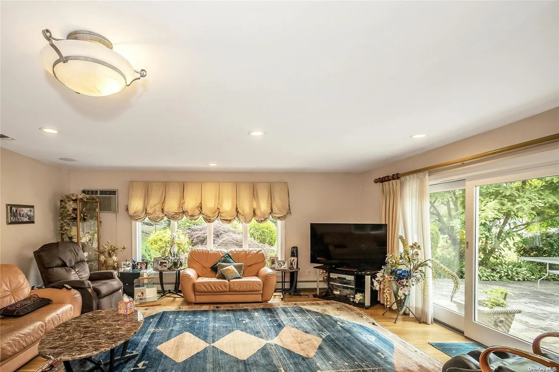Photo of 35 Center Drive