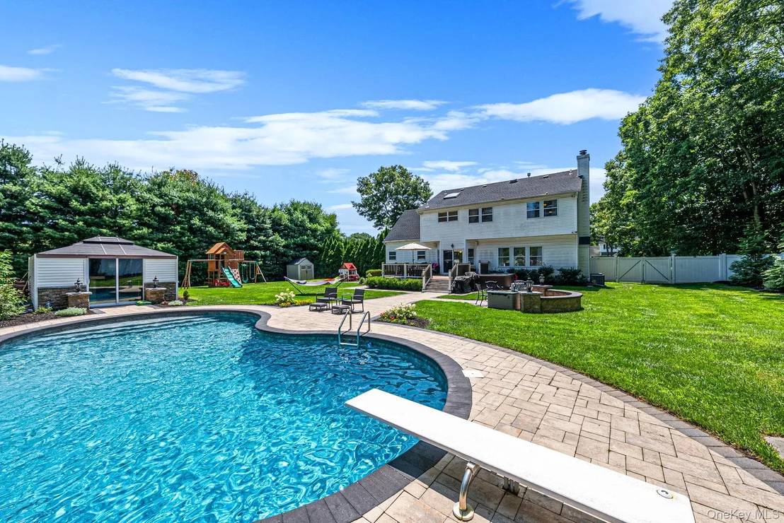 Photo of 62 Ridgefield Drive