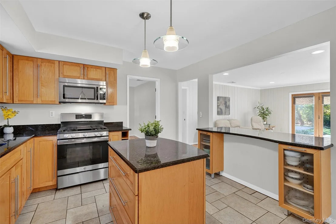 Photo of 37 Continental Drive