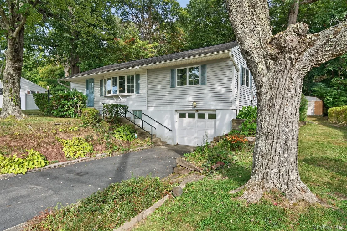 Photo of 33 Windwood Drive