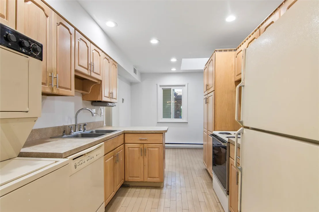 Photo of 302 Gotham Way