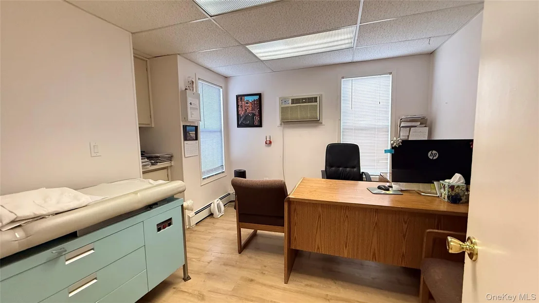 Photo of 982 Roanoke Avenue