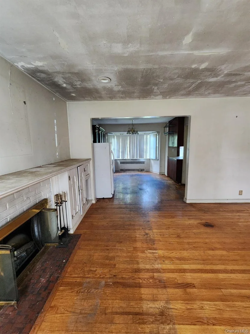 Photo of 156 Brookside Ave.