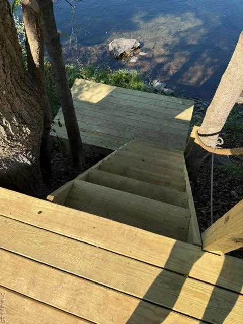 Photo of 2585 River Road