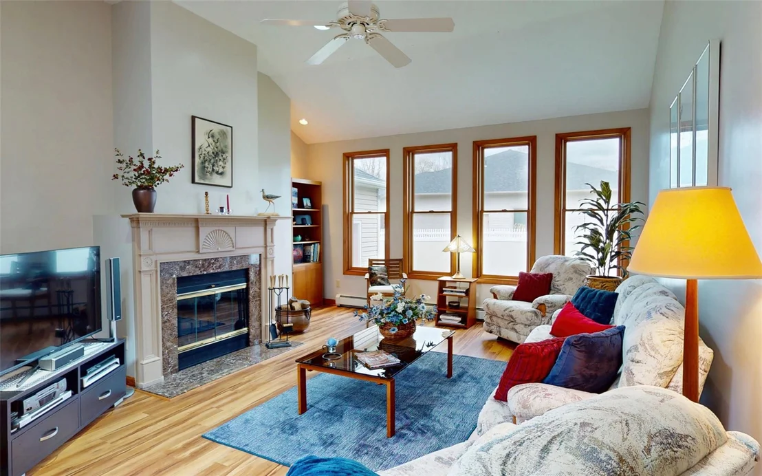Photo of 21 Hasbrouck Avenue