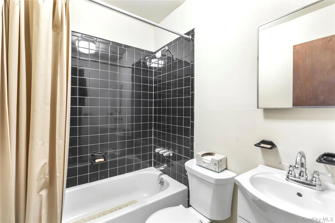 Photo of 799 Pleasure Drive