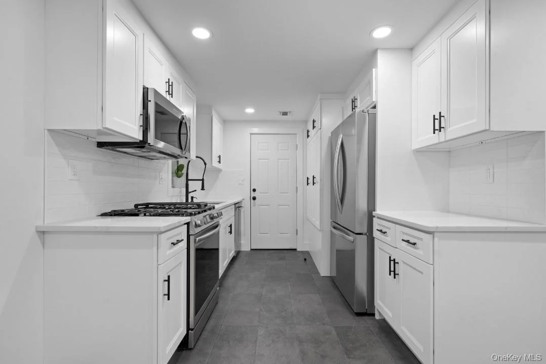 Photo of 72 Oak Avenue