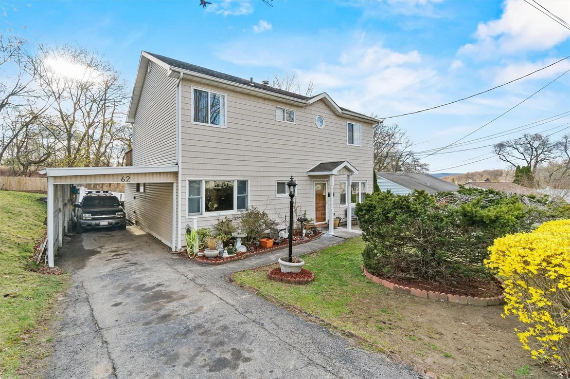 Photo of 62 Cayuga Drive