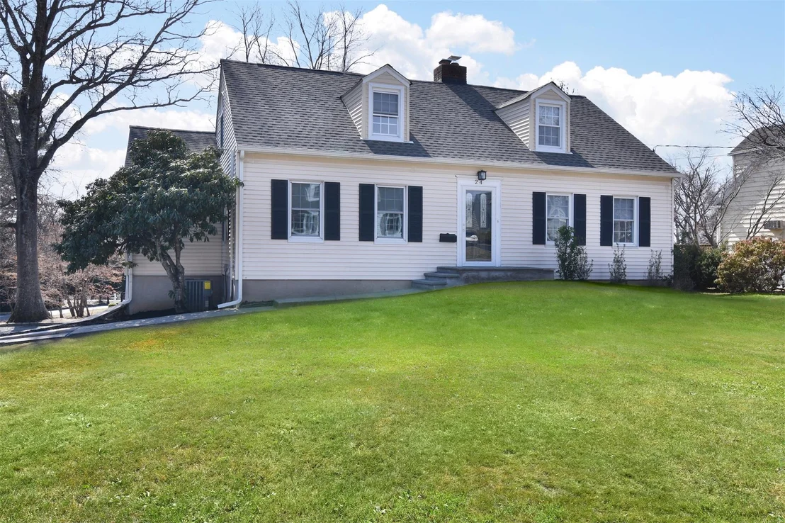 Photo of 24 Lochland Road