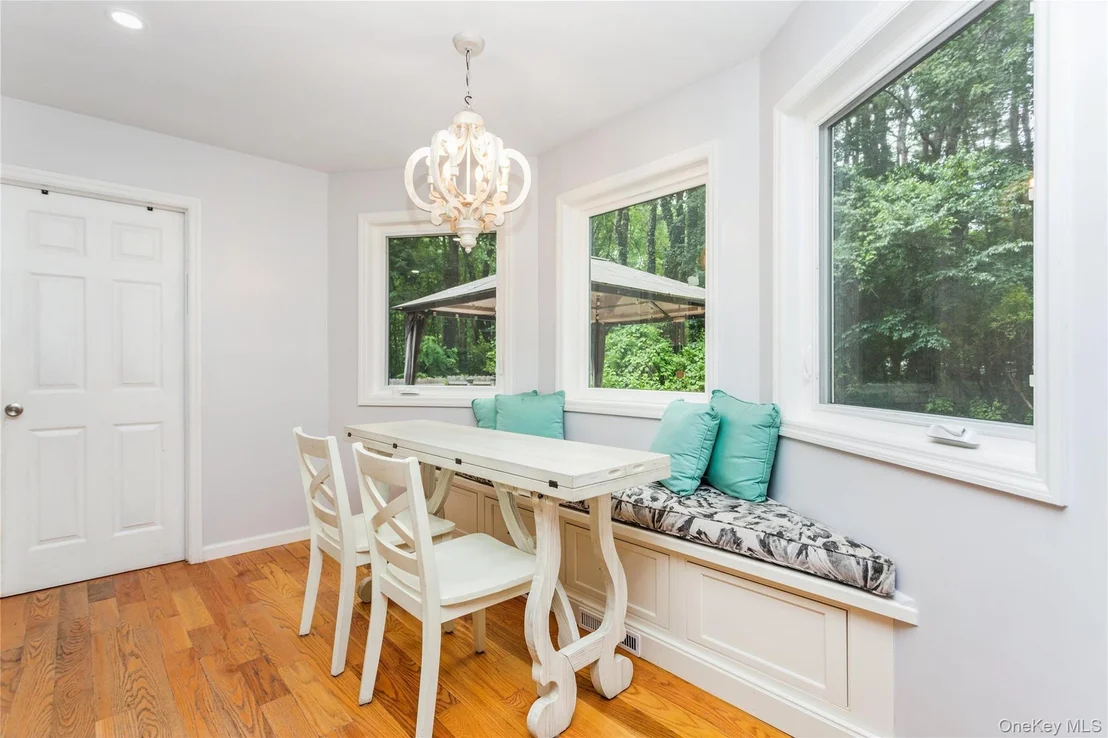 Photo of 324 Garrison Woods Lane