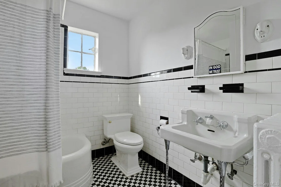 Photo of 54 Bowman Avenue