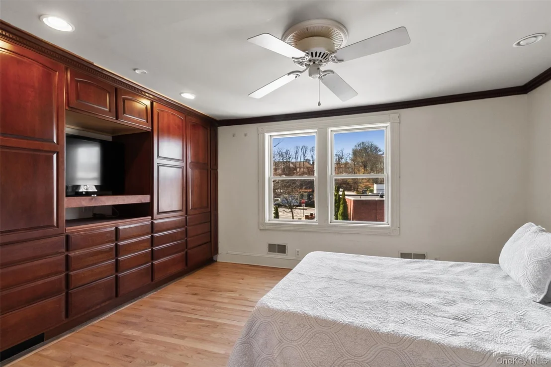 Photo of 13 Lenox Place