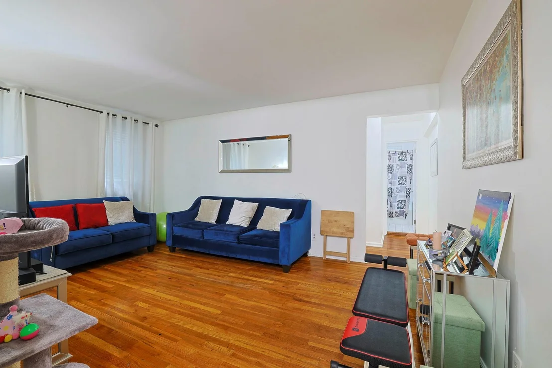 Photo of Unit A16 at 780 Bronx River Road