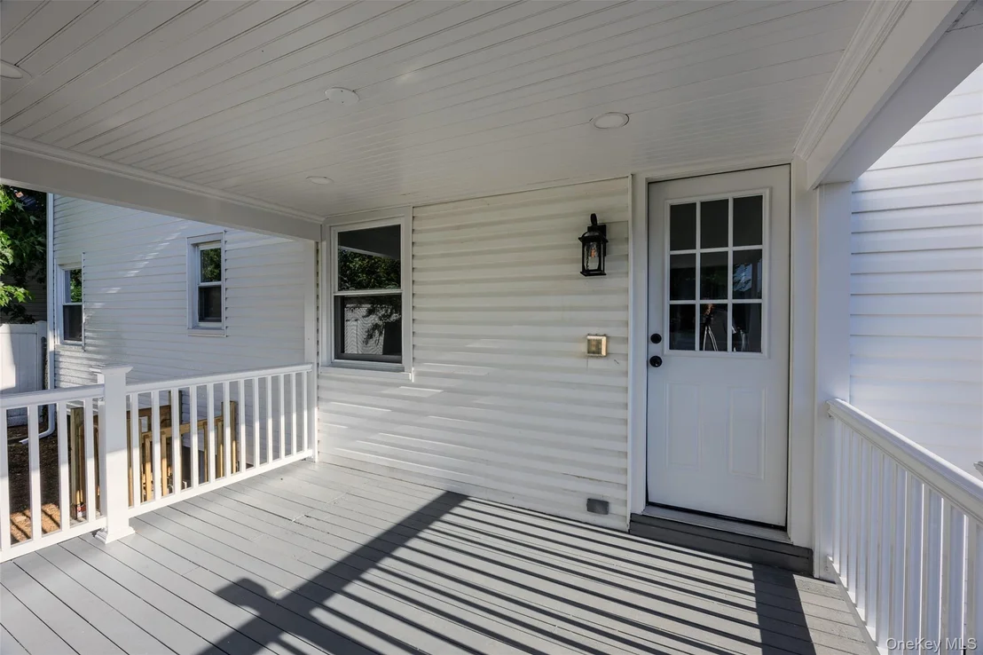 Photo of 843 Jerusalem Avenue