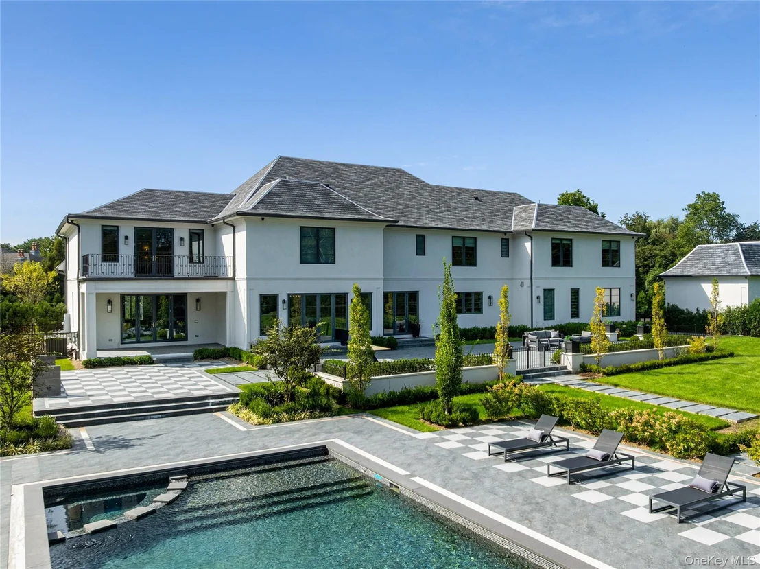 Photo of 18 Evergreen Way