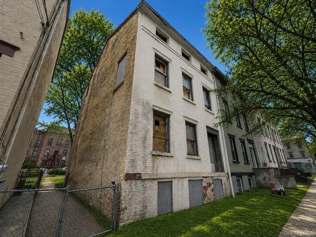 Photo of 169 Chambers Street