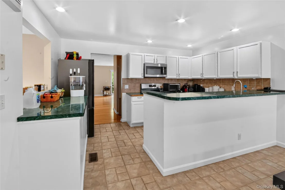 Photo of 115 Delafield Lane