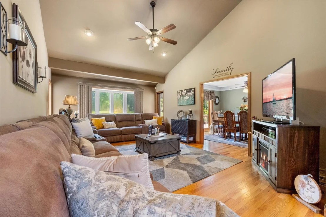 Photo of 10 BlueJay Place