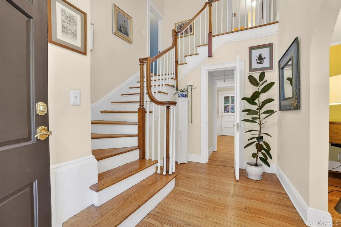 Photo of 77 Edgemont Road
