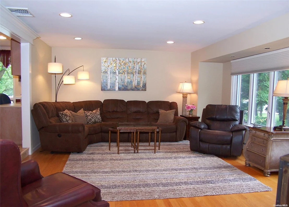 Photo of 6 Woodview Drive
