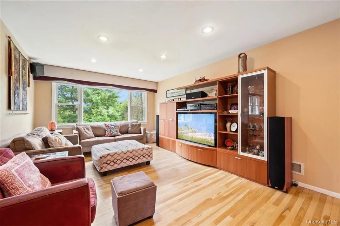 Photo of 20 Lancaster Drive