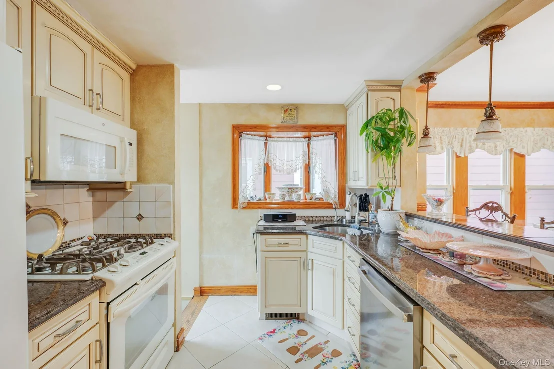 Photo of 167 Shaw Avenue